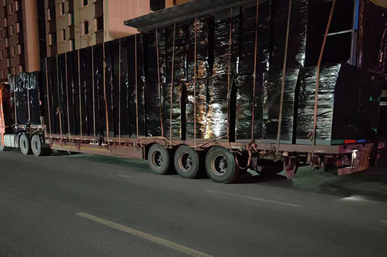 四分類垃圾桶罩運(yùn)輸